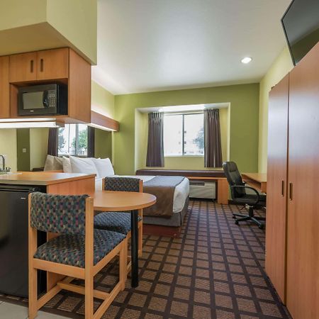 Microtel Inn & Suites By Wyndham Ft. Worth North/At Fossil Fort Worth Exterior photo